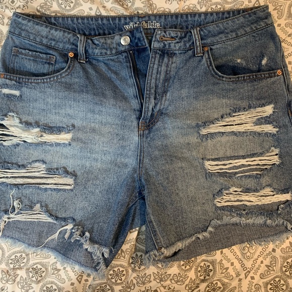 Ladies ripped shorts - Picture 1 of 5